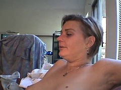 Leie, Grosser schwanz, Spermaladung, Hardcore, Im freien, Kurzes haar, Schlampe, Ablutschen