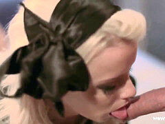 Zwart, Pijpbeurt, Naakte man aangeklede vrouw