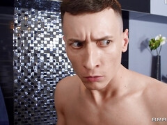 Grote mammen, Bruinharig, Rondborstig, Hardcore, Moeder die ik wil neuken, Douche, Tieten likken