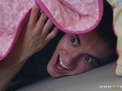 Из жопы в рот, Большой член, Брюнетки, Грудастые, Сумасшедшие, Пальцем, Жесткий секс, Сиськи