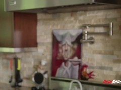 Bruinharig, Gezin, Natuurlijke tieten, Tieten likken