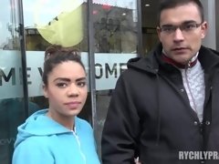 Amateur, Noire, Brunette brune, Hard, Argent, Pov, Public, Nénés