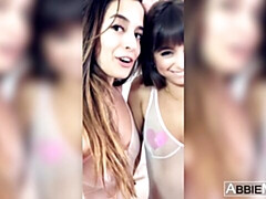 Lesbienne, Masturbation, Seins naturels, Chatte, Maigrichonne, Dénudage, Adolescente, Nénés