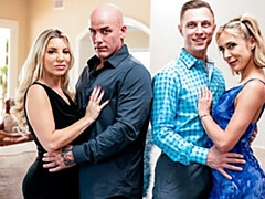 Grote kont, Grote lul, Blond, Pijpbeurt, Hondjeshouding, Kwartet, Natuurlijke tieten, Tieten likken