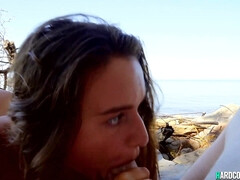 Amateur, Cul, Bikini, Sucer une bite, Brunette brune, Plantureuse, Hard, De plein air