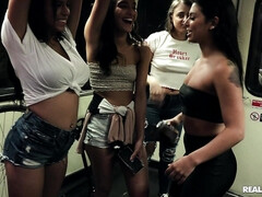 Leie, Schwarz, Lesbisch, Masturbation, Im freien, Rock, Flotter dreier, Spielzeuge