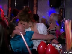 Grote lul, Zwart, Sperma in mond, Sperma shot, Brillen, Handbeurt, Hardcore, Ondergoed