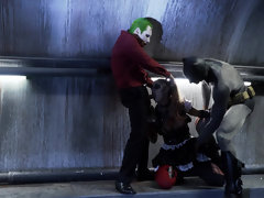 アナル, お尻, フェラチオ, チン, バック, 手コキする, タトゥー, 三人