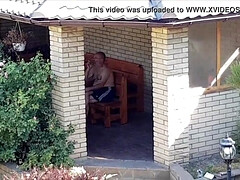 Blonde, Couple, Tir de sperme, Branlette thaïlandaise, Fait maison, Masturbation, De plein air, Suçant