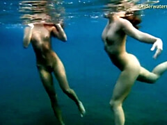 Culo, Morena, Fetiche, Hd, Nudista, Piscina, Público, Tetas