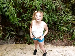 18 jaar, Lieveling, Pijpbeurt, Hondjeshouding, Sperma in gezicht, Natuurlijke tieten, Gezichtspunt, Tiener