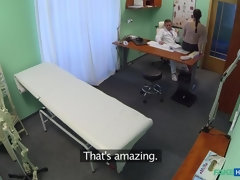 Amateur, Anal, Sucer une bite, En levrette, Doigter, Infirmière, Bureau, Uniforme