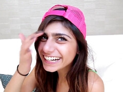 Grosse titten, Blasen, Braunhaarige, Schwanz, Hardcore, Hd, Interrassisch, Flotter dreier