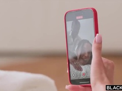 Grosse bite, Sucer une bite, Brunette brune, Queue, En levrette, Interracial, Nue, Chatte