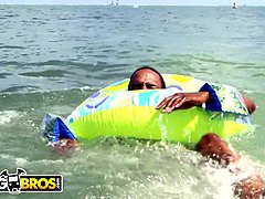 お尻, ビーチ, ビキニ, チン, ハードコア, 異人種間, ラティーナ, 淫乱熟女