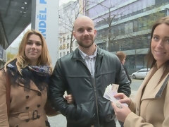 フェラチオ, 女 人男 人, 手コキする, 淫乱熟女, ハメ撮り, 公共, 三人, オッパイの