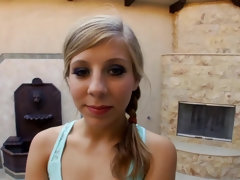 Nana, Grosse bite, Gros seins, Blonde, En levrette, Grosse, Hard, De plein air