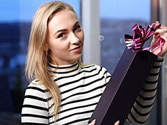 18, 素人, デカ尻, ディルド, 指いじり, オナニー, ガリガリ, ティーン