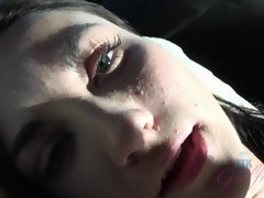 Amateur, Brunette brune, Exhib, Orgasme, Pov, Public, Rasée, Nénés