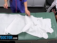 イく瞬間, 顔面騎乗, 手コキする, なめる, 淫乱熟女, オマンコ, 叫ぶ, 三人