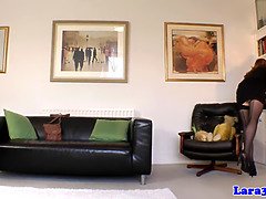 お尻, イギリス人, 茶髪の, エロ熟女, レズビアン, 下着, 淫乱熟女, 義母