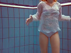 Leie, Grosse titten, Pool, Öffentlich, Rotschopf, Dusche, Sport, Jungendliche (18+)