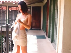 Nahaufnahme, Faustfick, Fußfetisch, Klaffend, Absätze, Massage, Solo, Unter dem rock