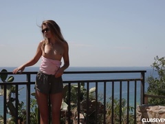 Blonde, Club, Européenne, Masturbation, De plein air, Public, Solo, Nénés