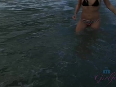 Amateur, Bikini, Sucer une bite, Éjaculer dans la bouche, Exhib, Petite amie, Fumer, Chaussettes