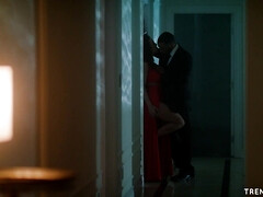 Большие сиськи, Платье, Межрасовый секс, Мускулы