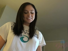 Leie, Blasen, Braunhaarige, Fussjob, Latina, Pov, Rasiert, Tätowierung