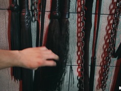 Schwarz, Fingern, Würgen, Im freien, Pov, Muschi, Hintern versohlen, Tätowierung