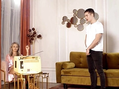 Blondine, Blasen, Fetisch, Absätze, Lingerie, Reif, Milf, Strümpfe