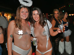 Hochschule, Natürlichen titten, Party, Öffentlich, Muschi, Student, Titten, Nass