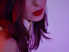 Henessy loves to fuck a big cock