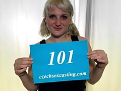 Grosser arsch, Grosse titten, Blasen, Tschechisch, Hundestellung, Behaart, Hardcore, Milf