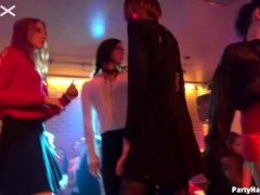 素人, 茶髪の, 衣服着たままセックス, ハードコア, パーティ, ストッキング, フェラする, スインガー