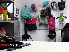 Hinterzimmer, Grosse titten, Blondine, Geile alte tussi, Sperma im mund, Spermaladung, Hardcore, Hd