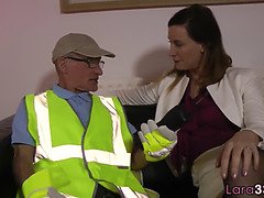 イギリス人, エロ熟女, オナニー, 熟年, 淫乱熟女, 義母, ストッキング, タトゥー