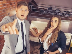 ブロンド, フェラチオ, 口内発射, イく瞬間, 女 人男 人, 手コキする, ティーン, 三人