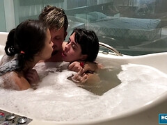 Amateur, Brunette brune, Mignonne, Gorge profonde, Hd, Mamelons, Tatouage, Plan cul à trois