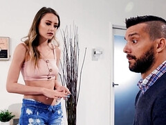 18 ans, Anal, Grosse bite, Sucer une bite, En levrette, Interracial, Réalité, Adolescente