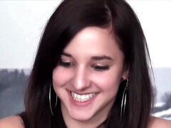 Beauté, Sucer une bite, Brunette brune, Tir de sperme, Gorge profonde, Queue, Orgasme, Plan cul à trois