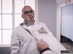 ブロンド, フェラチオ, 中出し, 医者, 試験, ハードコア, 淫乱熟女, 現実