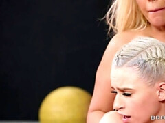 Cul, Gros seins, Tromperie, Couple, Lesbienne, Seins naturels, Petite femme, Tatouage