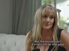 Blonde, Sucer une bite, Attrapée, Tromperie, Femme couguar, Cocu, Hard, Mature