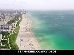 Grosser arsch, Grosser schwanz, Blasen, Braunhaarige, Besamung, Spermaladung, Hd, Titten