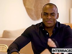 Anal, Gros cul, Noire, Sucer une bite, En levrette, Hard, Interracial, Chatte