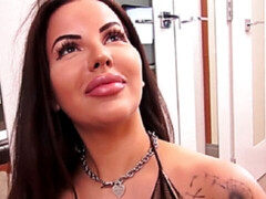 Amateur, Derrière les coulisses, Gros cul, Grosse bite, Gros seins, Sucer une bite, Pov, Jarretelles