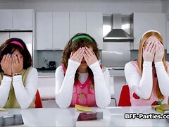 Leie, Grosse titten, Blasen, Vollbusig, Flotter vierer, Freundin, Hardcore, Natürlichen titten